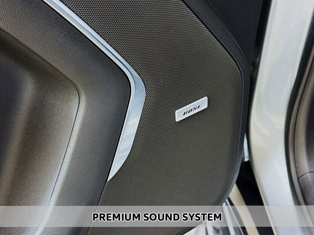 Used 2024 Chevrolet Suburban RST w/ Luxury Package image 4