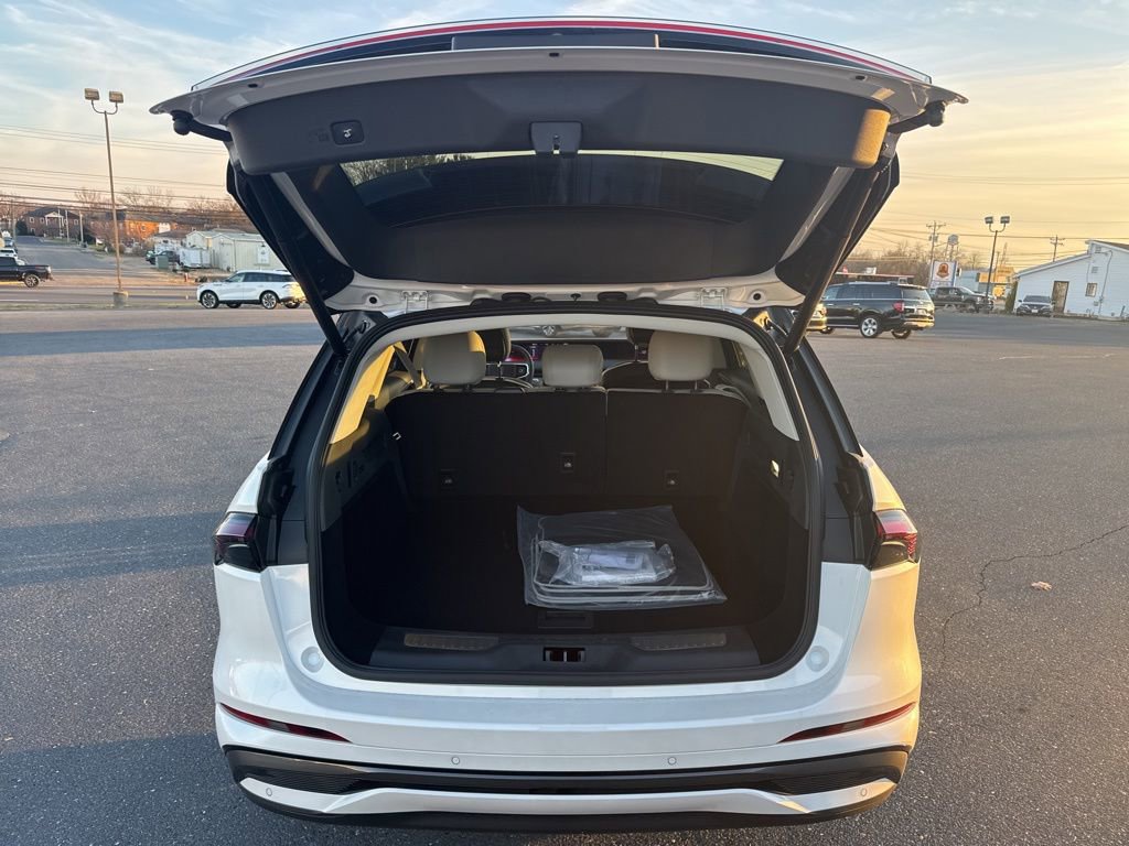 New 2026 Lincoln Nautilus Reserve w/ Jet Appearance Package image 16