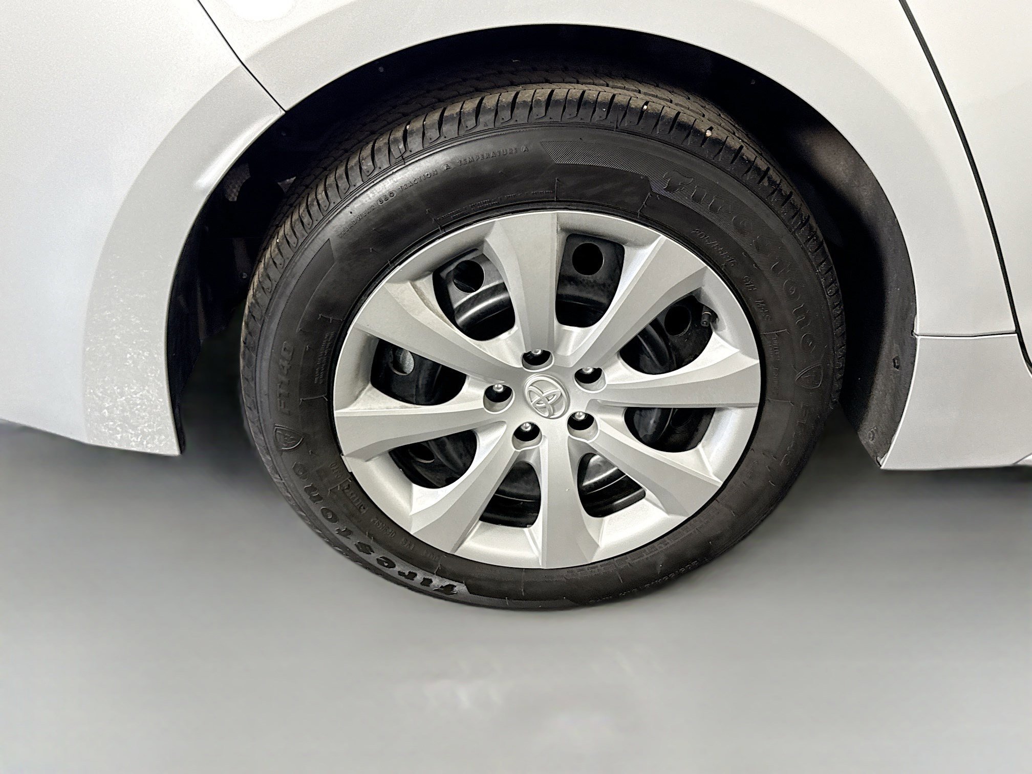 Used 2025 Toyota Corolla LE image 32