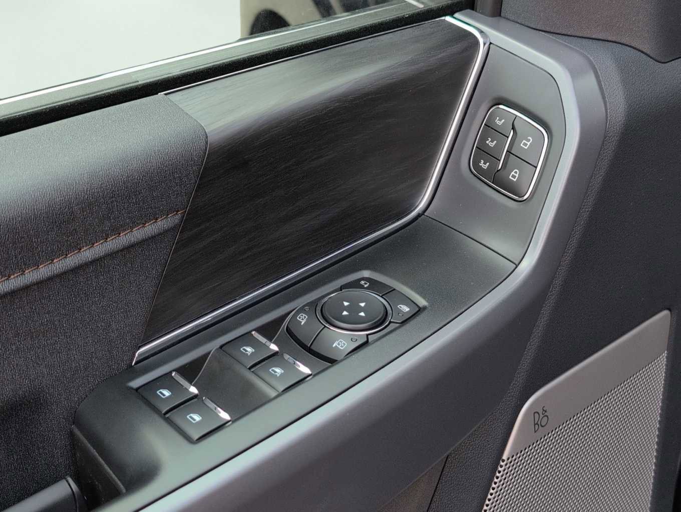 New 2025 Ford F150 Lariat w/ Equipment Group 501A Mid image 6