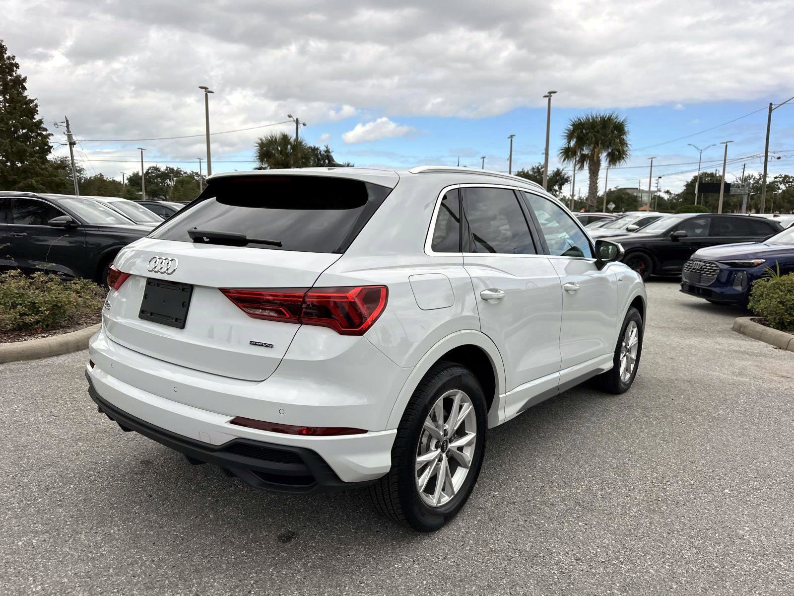 Used 2025 Audi Q3 2.0T Premium w/ Convenience Package image 5