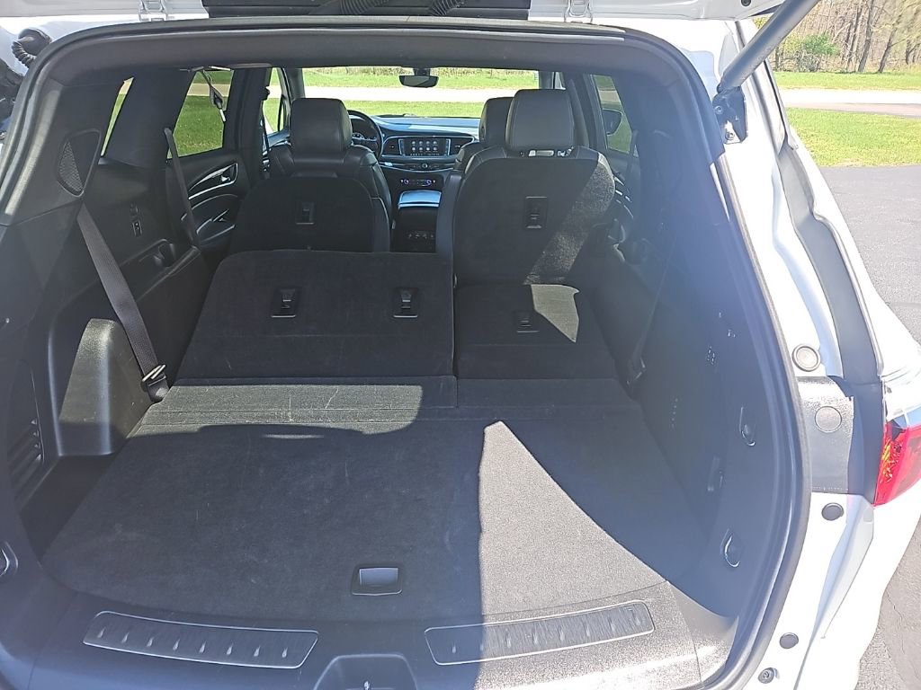 Used 2024 Buick Enclave Premium AWD/4WD image 29