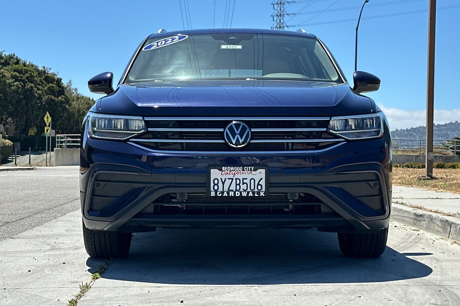 Used 2022 Volkswagen Tiguan SE w/ Panoramic Sunroof Package AWD/4WD image 9