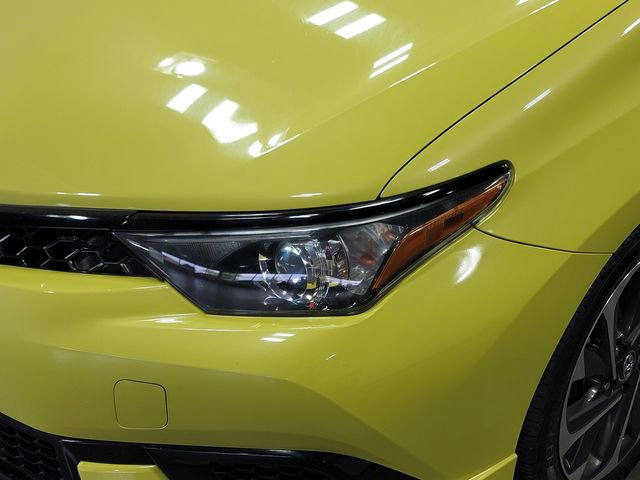 Used 2018 Toyota Corolla iM w/ Carpet Mat Package (TMS) FWD image 9