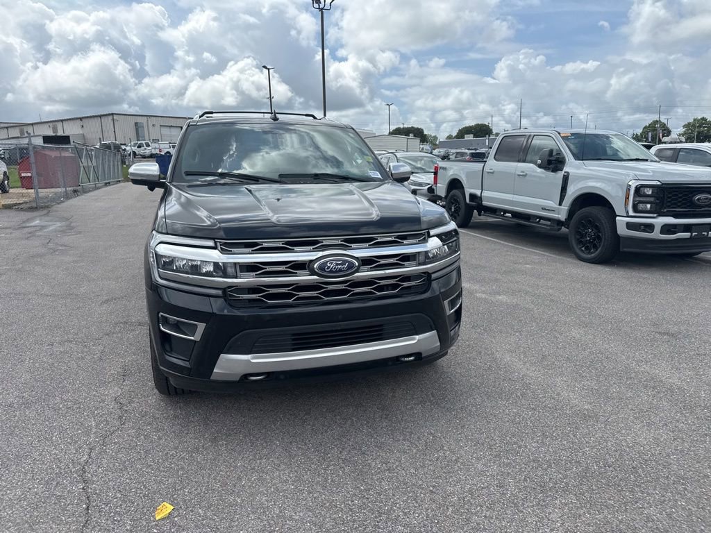 Used 2023 Ford Expedition Max Platinum AWD/4WD image 3