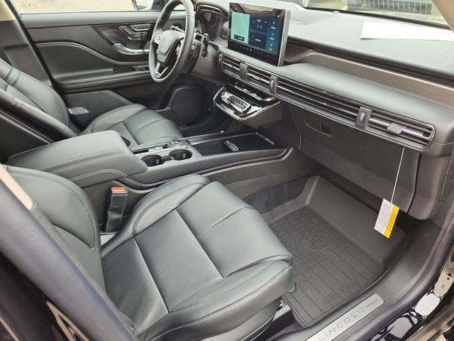 New 2025 Lincoln Corsair Reserve w/ Equipment Group 202A AWD/4WD image 14