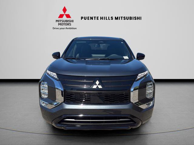 New 2026 Mitsubishi Outlander LE image 2