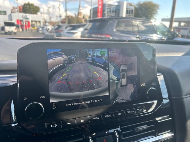 Certified 2024 Nissan Pathfinder SL image 17