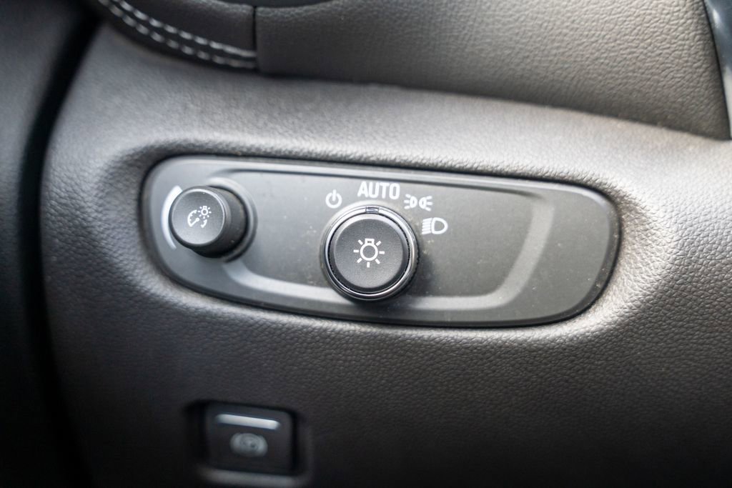 Used 2025 Chevrolet Blazer LT image 20