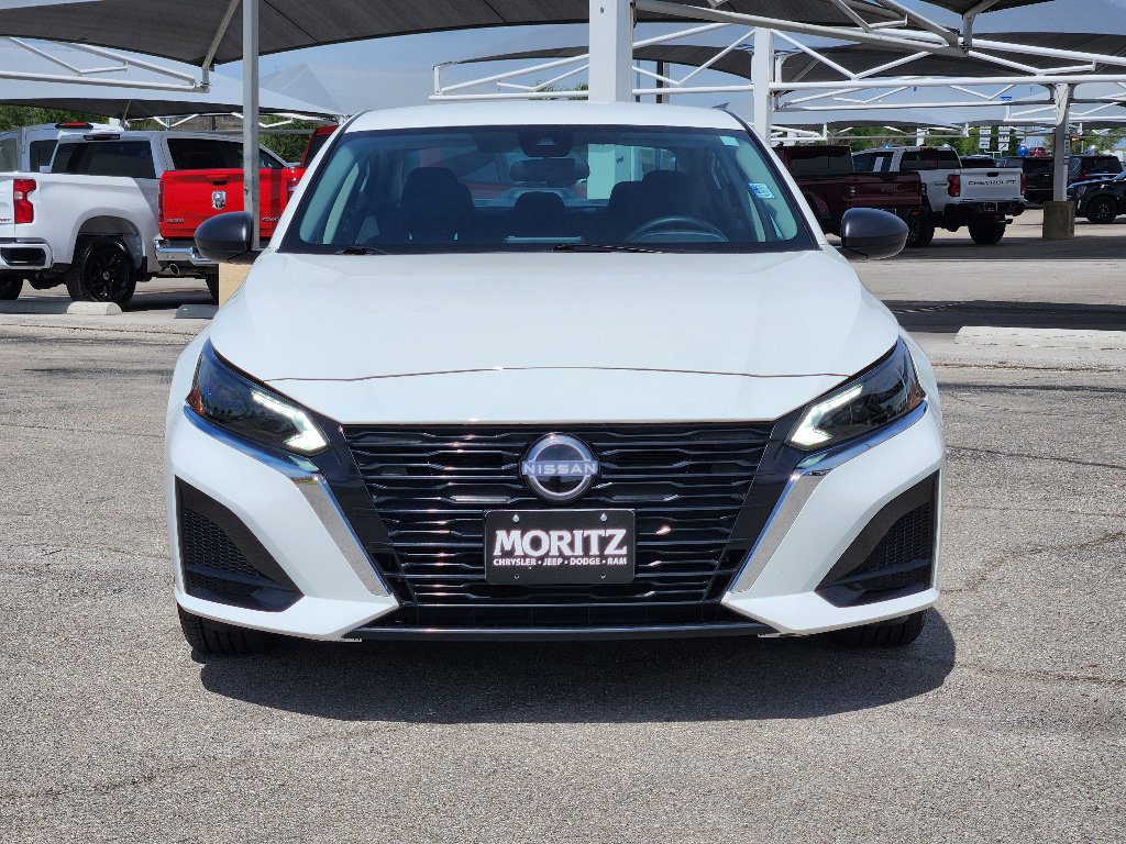 Used 2025 Nissan Altima 2.5 SV image 2