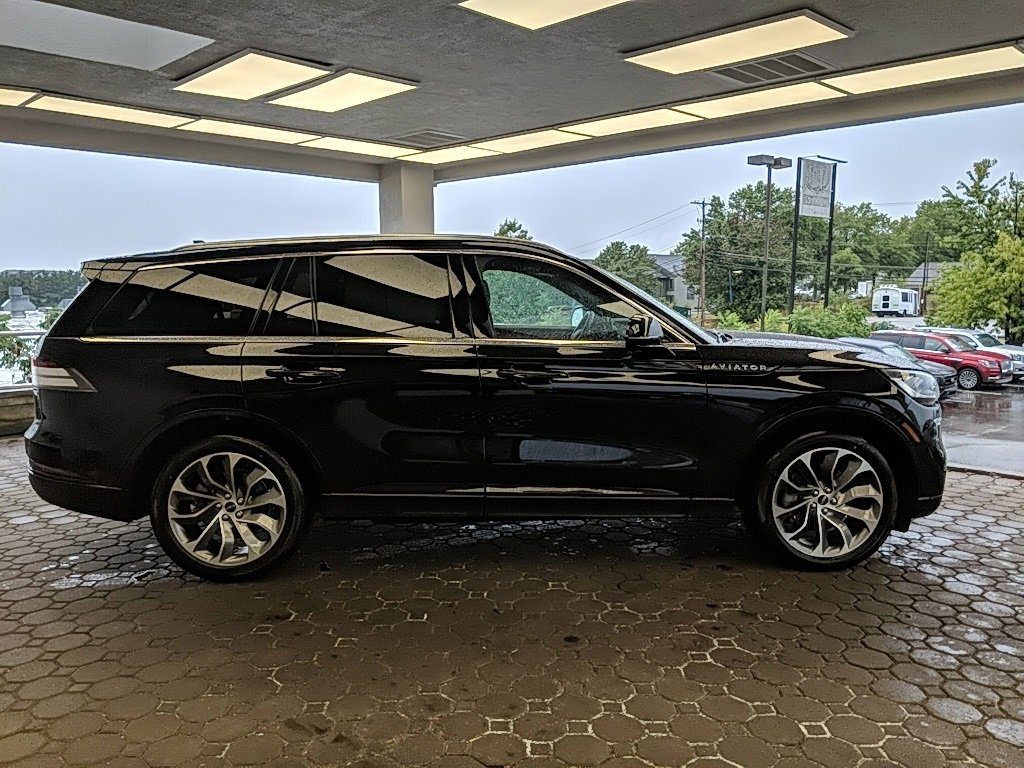 Used 2022 Lincoln Aviator Grand Touring image 4