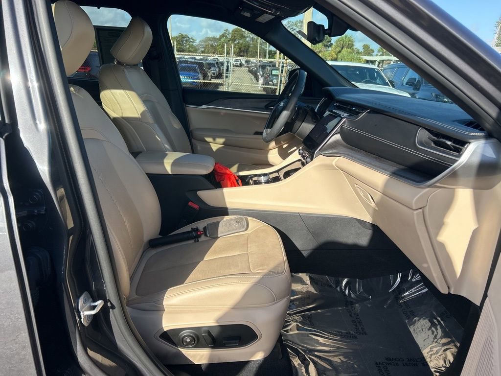 Certified 2023 Jeep Grand Cherokee L Limited w/ Luxury Tech Group II image 23