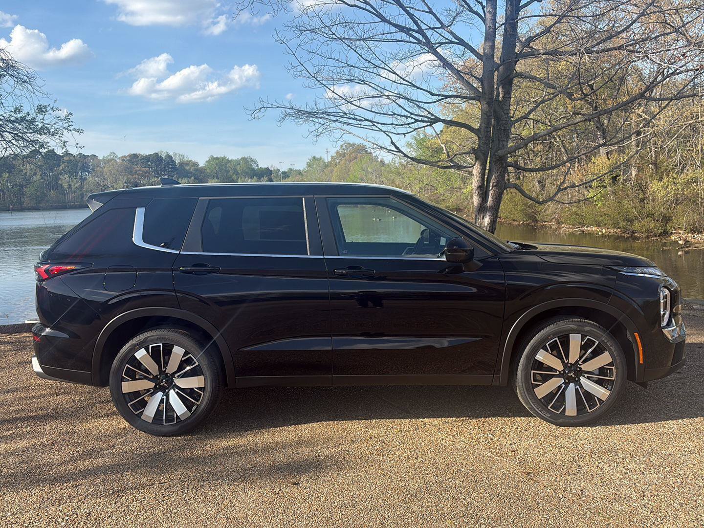 New 2026 Mitsubishi Outlander SE AWD/4WD image 3