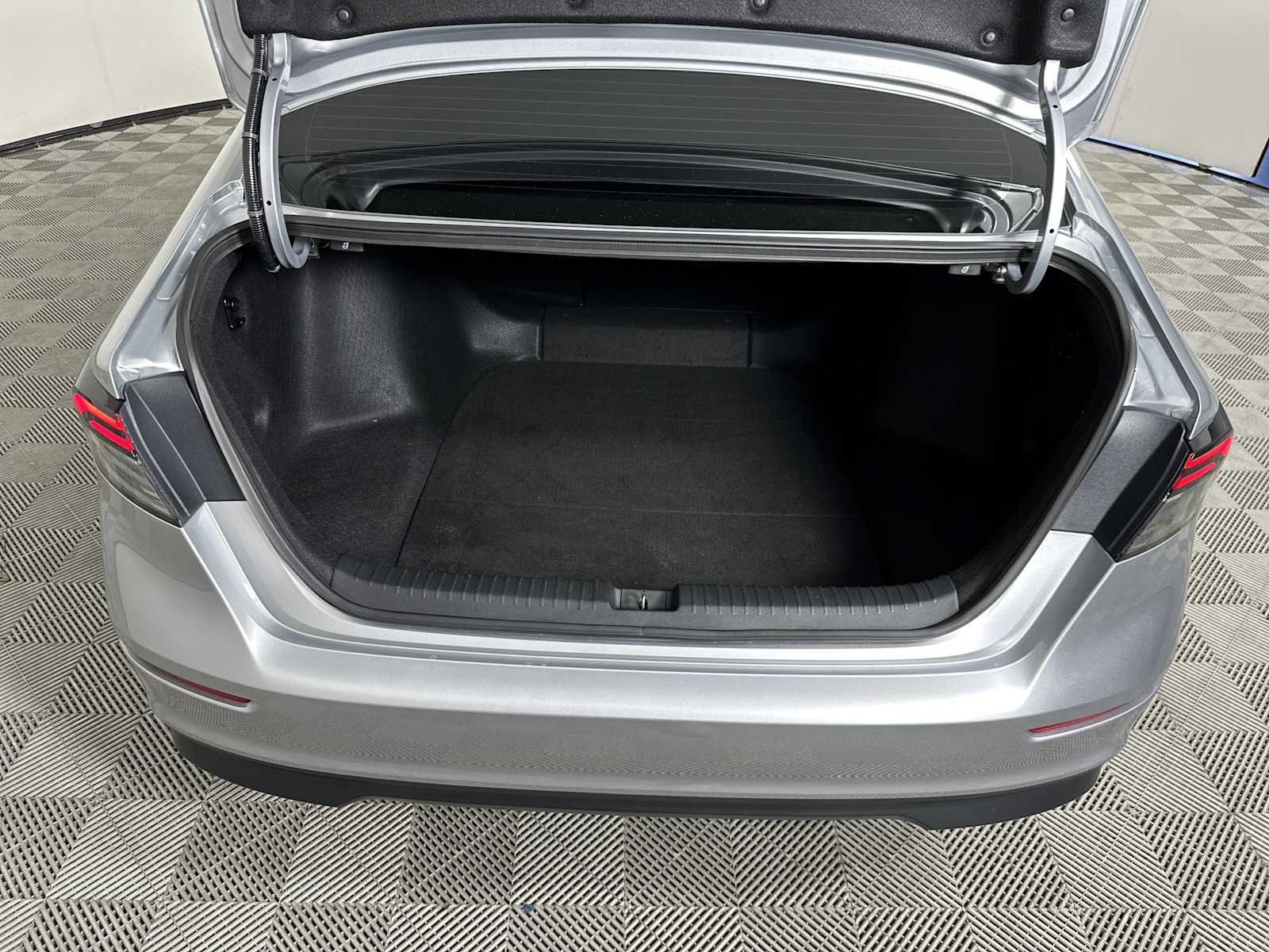 Used 2025 Honda Accord SE image 24