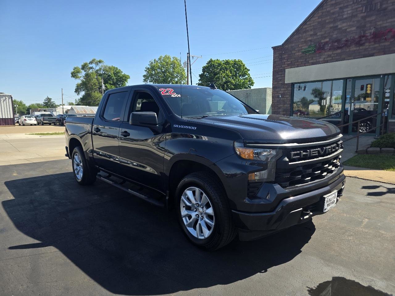 Used 2022 Chevrolet Silverado 1500 Custom AWD/4WD image 2