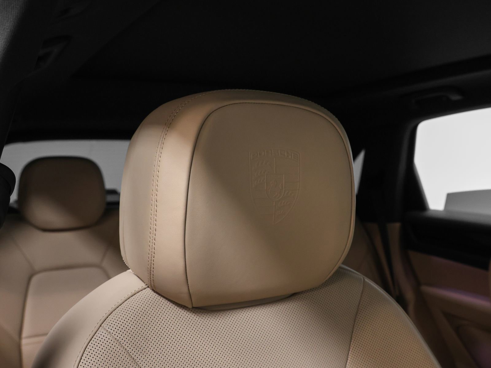 Certified 2023 Porsche Cayenne AWD/4WD image 22