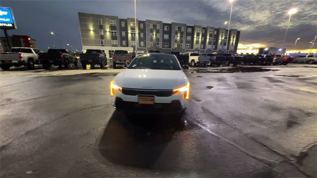 Used 2025 Kia K4 GT-Line Turbo image 3