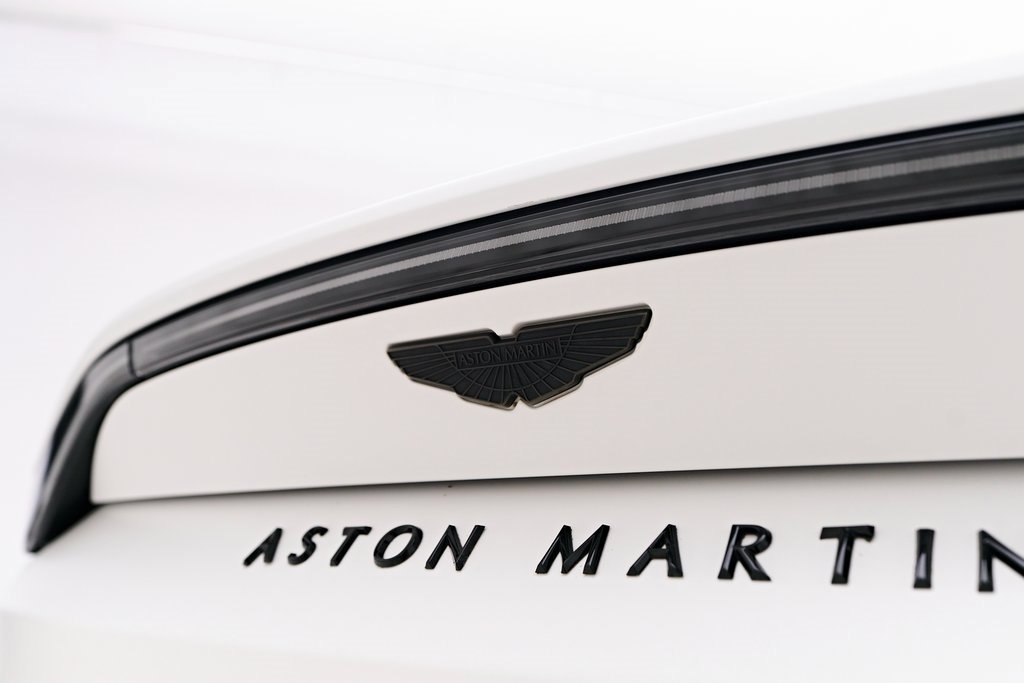 Used 2023 Aston Martin V8 Vantage Roadster image 31