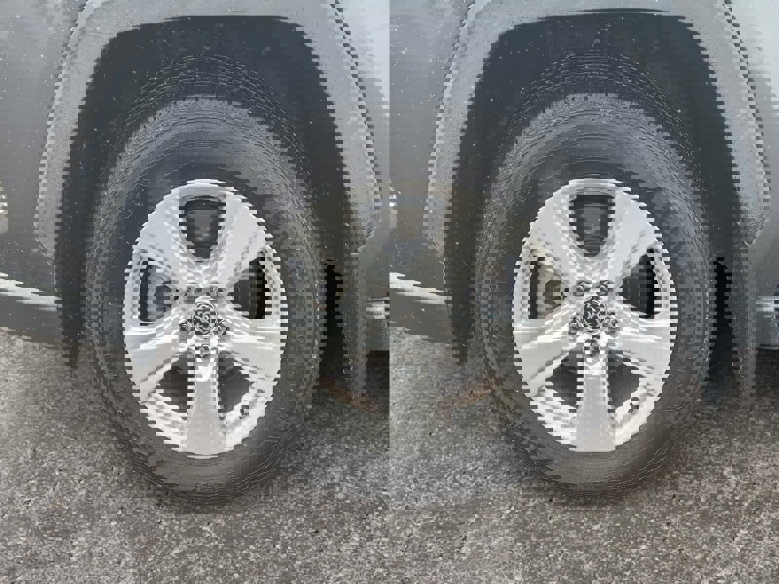 Used 2021 Toyota RAV4 XLE image 13