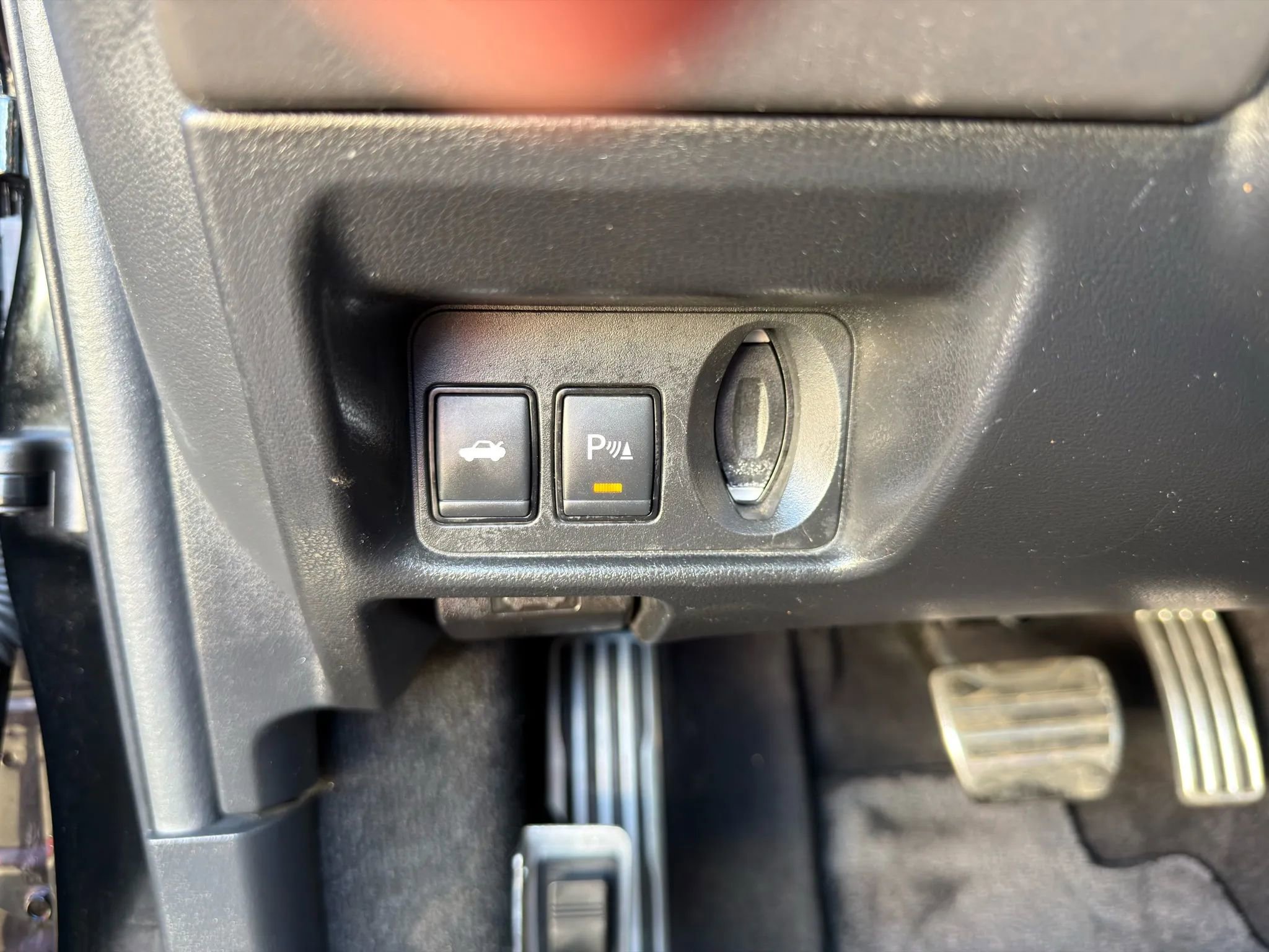 Used 2019 Nissan GT-R Premium w/ Premium Interior Package image 28