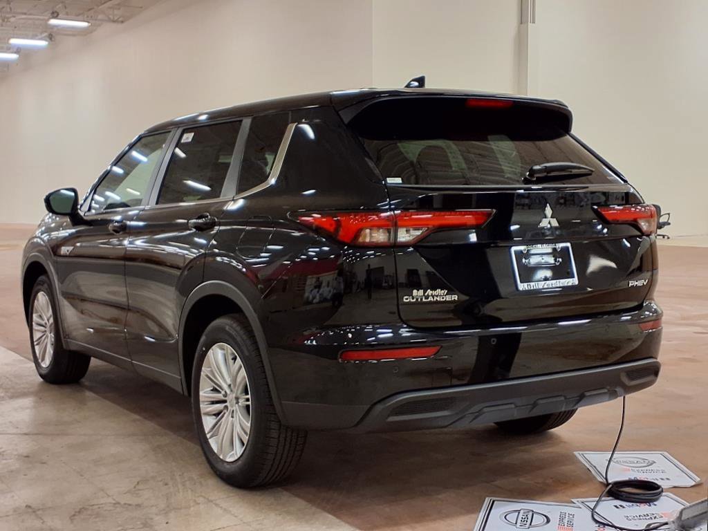 New 2025 Mitsubishi Outlander ES AWD/4WD image 3