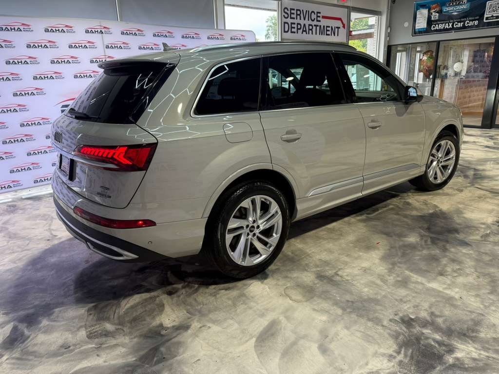 Used 2024 Audi Q7 Premium Plus image 11