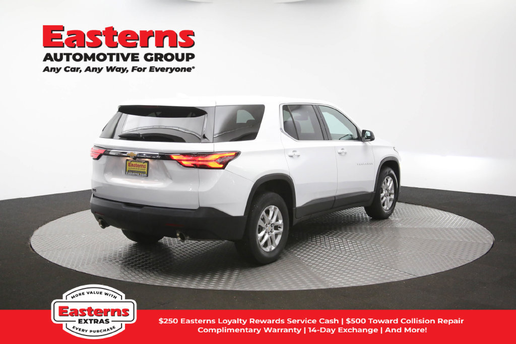 Used 2023 Chevrolet Traverse LS FWD image 39