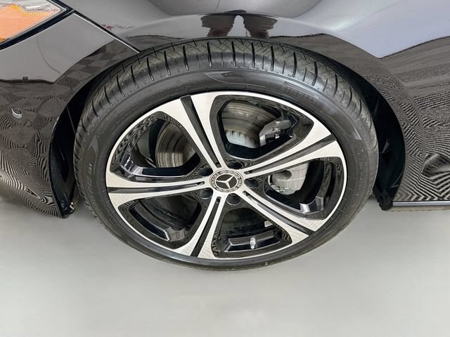 Used 2025 Mercedes-Benz C 300 Sedan image 32