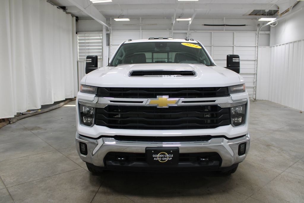 Used 2024 Chevrolet Silverado 3500 LT w/ Convenience Package image 3