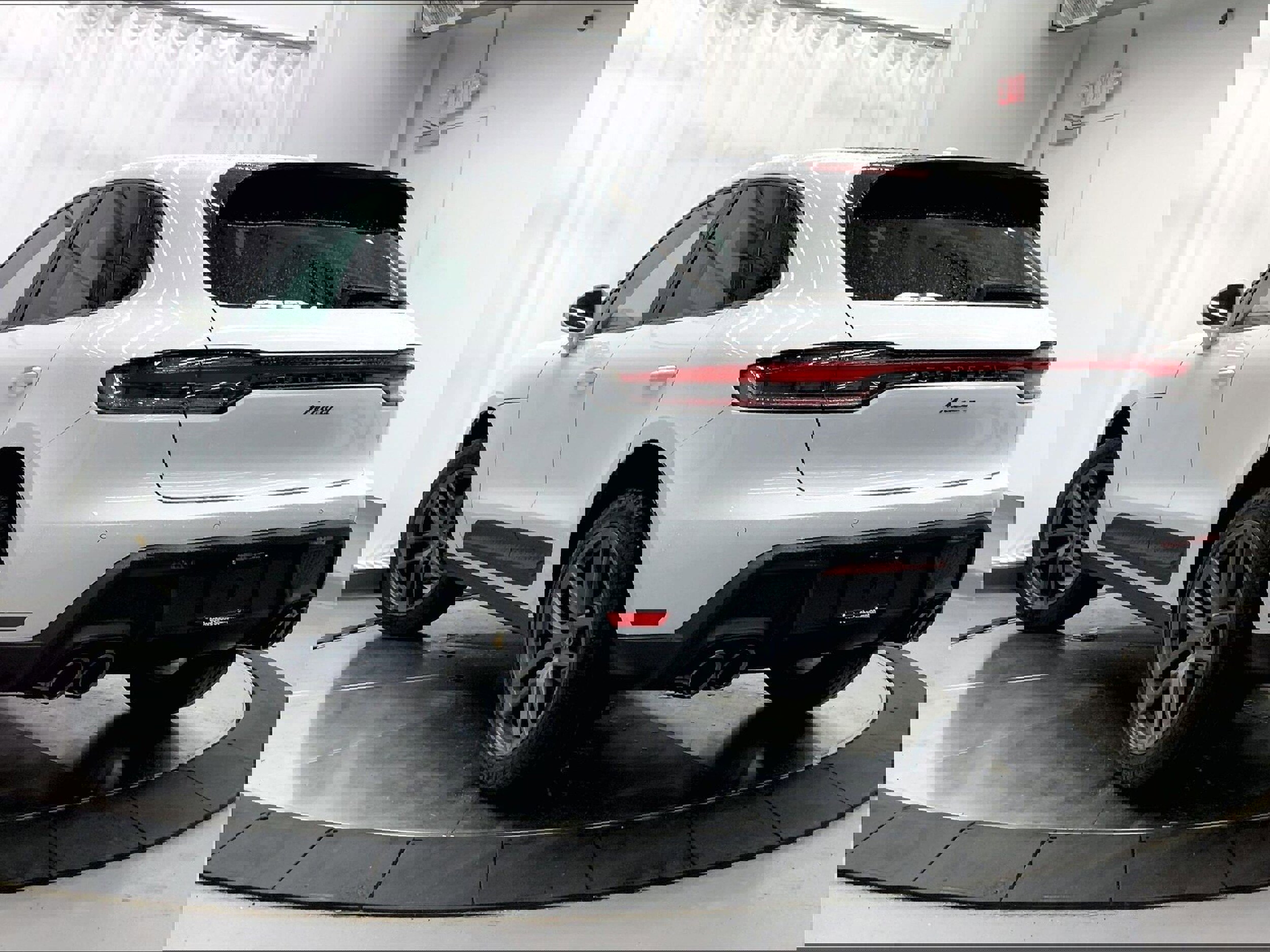 New 2025 Porsche Macan image 3