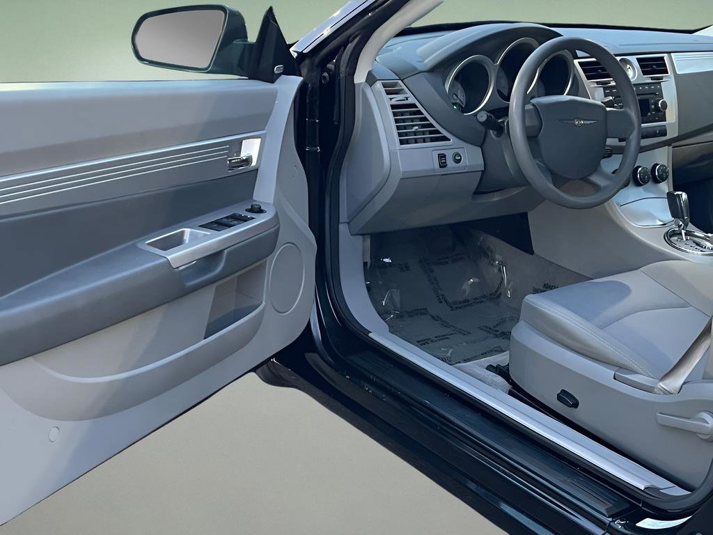 Used 2008 Chrysler Sebring Touring w/ Electronics Convenience Group image 10