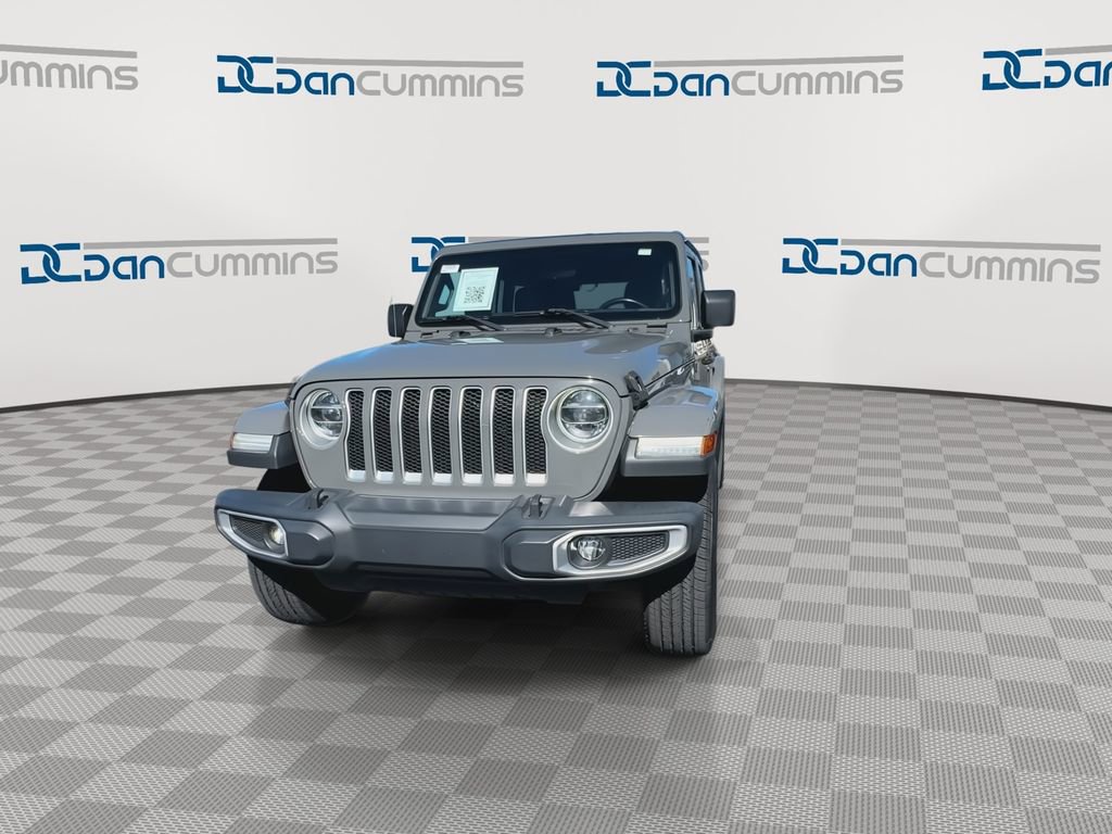 Used 2018 Jeep Wrangler Unlimited Sahara image 3