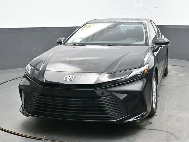 Used 2025 Toyota Camry LE image 2