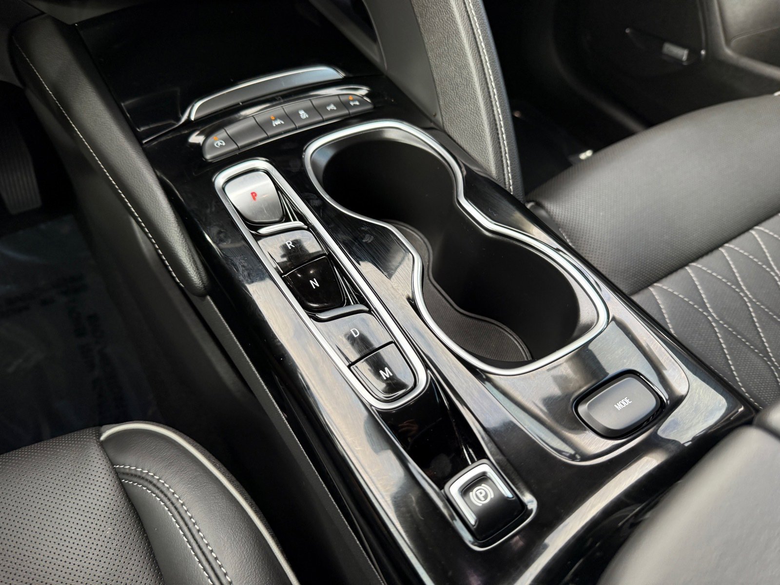 Used 2023 Buick Envision Avenir image 22