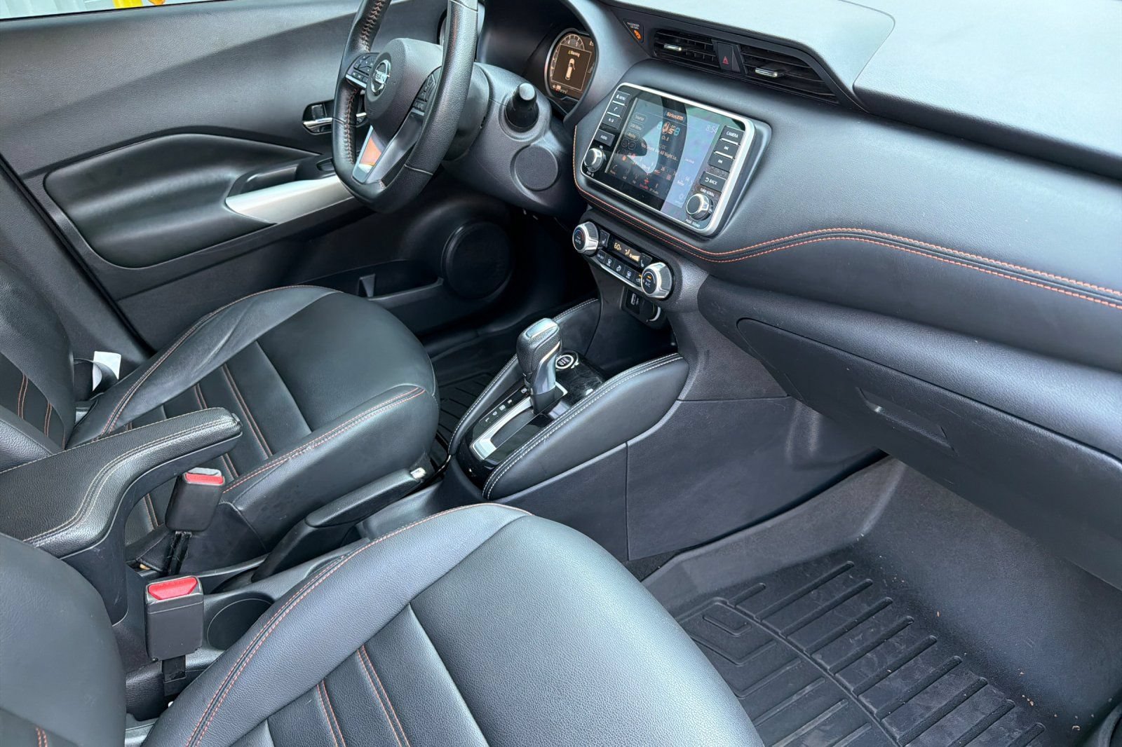 Used 2020 Nissan Kicks SR w/ SR Premium Package FWD image 15