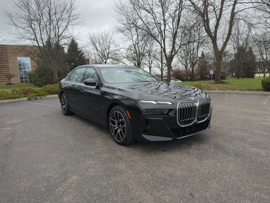 New 2025 BMW 760i xDrive w/ Executive Package image 1