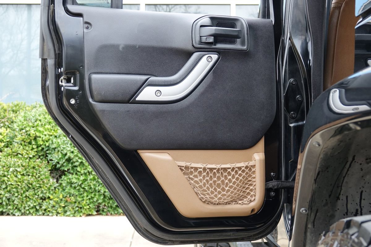 Used 2013 Jeep Wrangler Unlimited Rubicon w/ Connectivity Group image 36