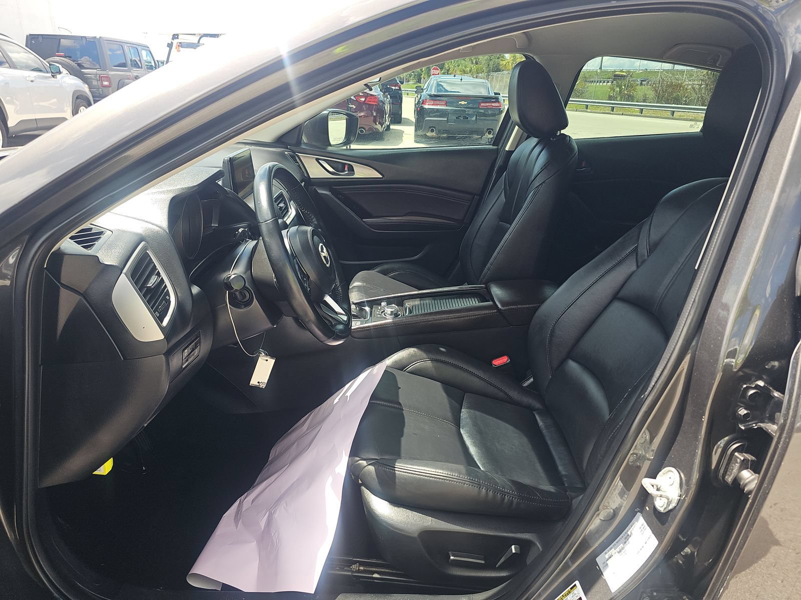 Used 2017 MAZDA MAZDA3 Touring FWD image 5