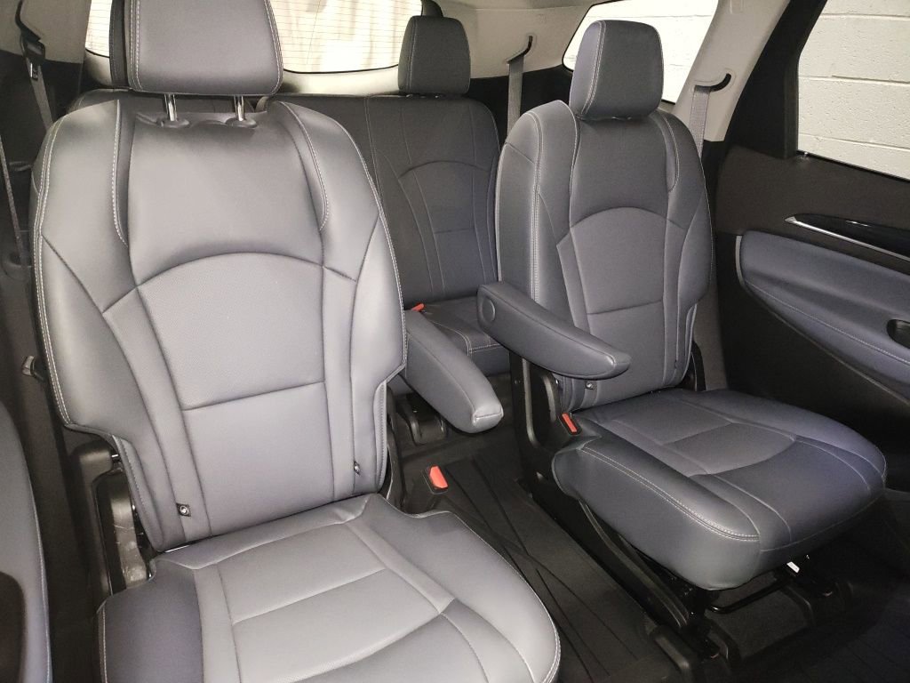 Used 2018 Buick Enclave Essence image 11