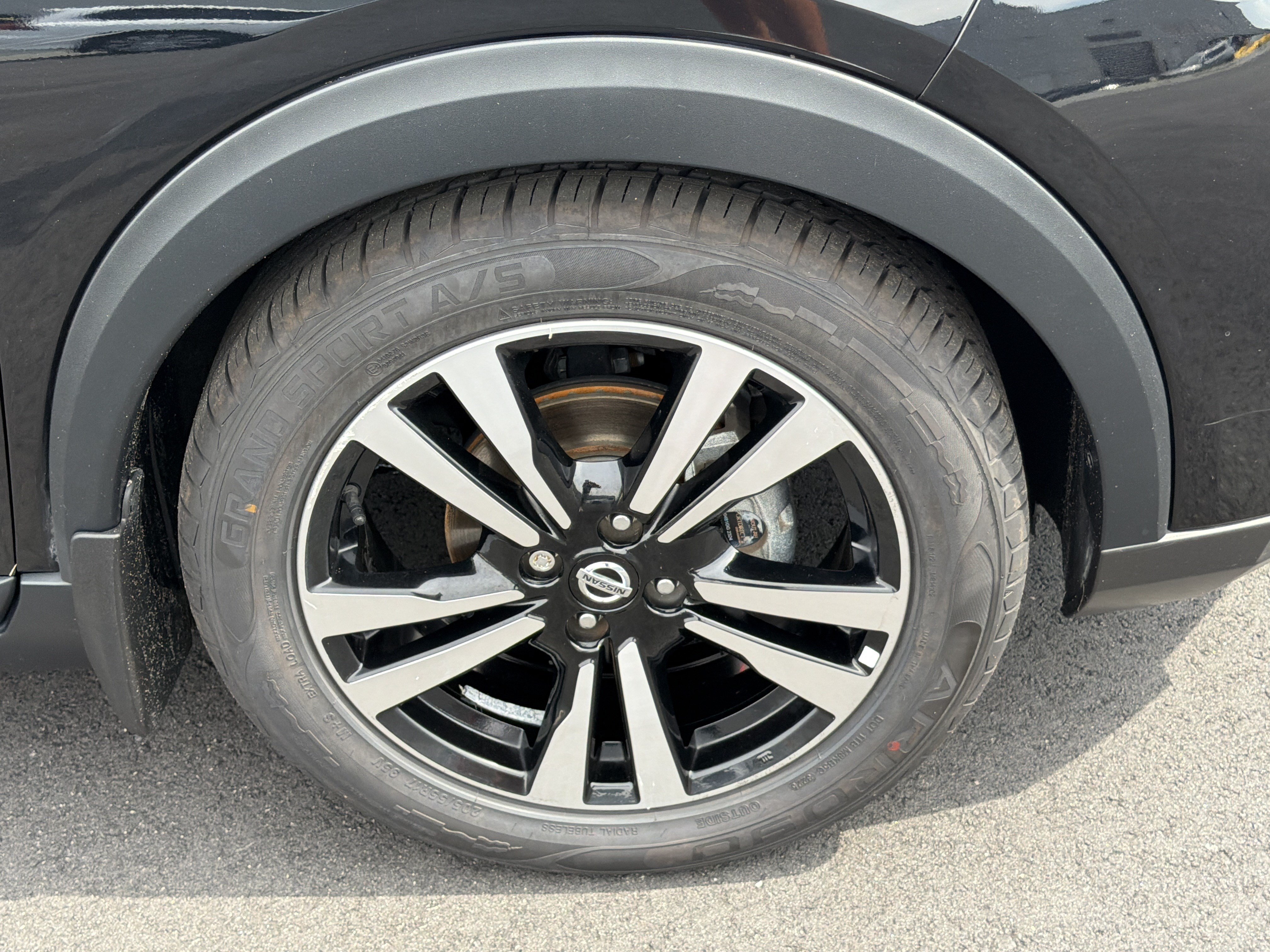 Used 2020 Nissan Kicks SV FWD image 12