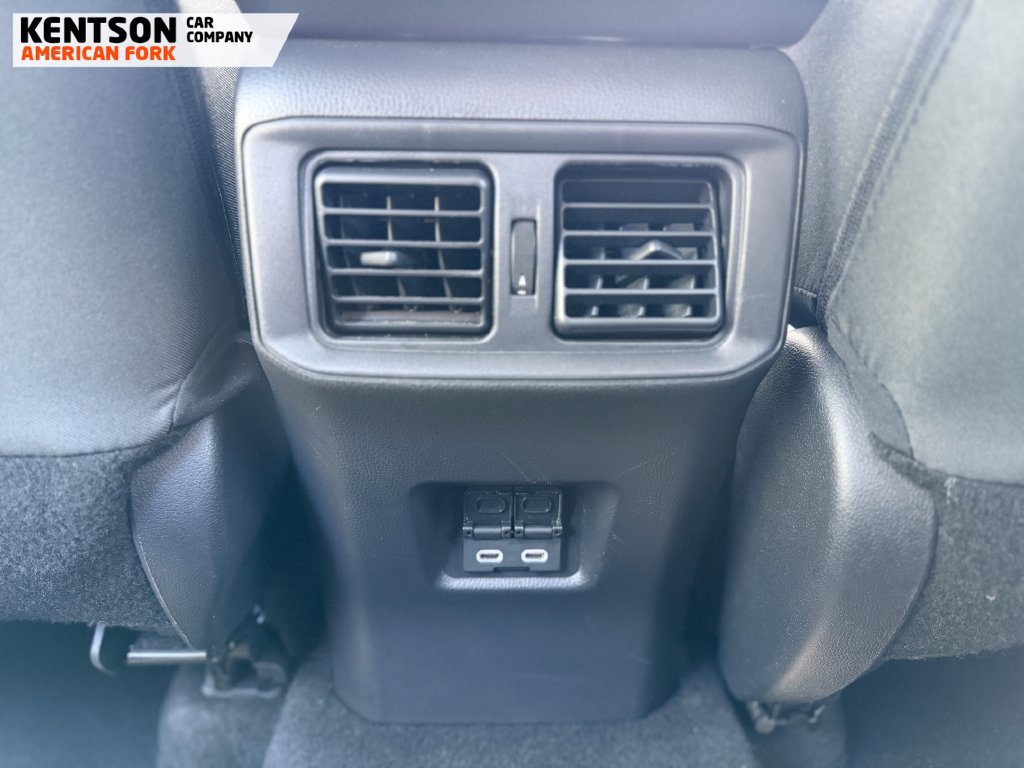 Used 2025 Toyota RAV4 XLE AWD/4WD image 30