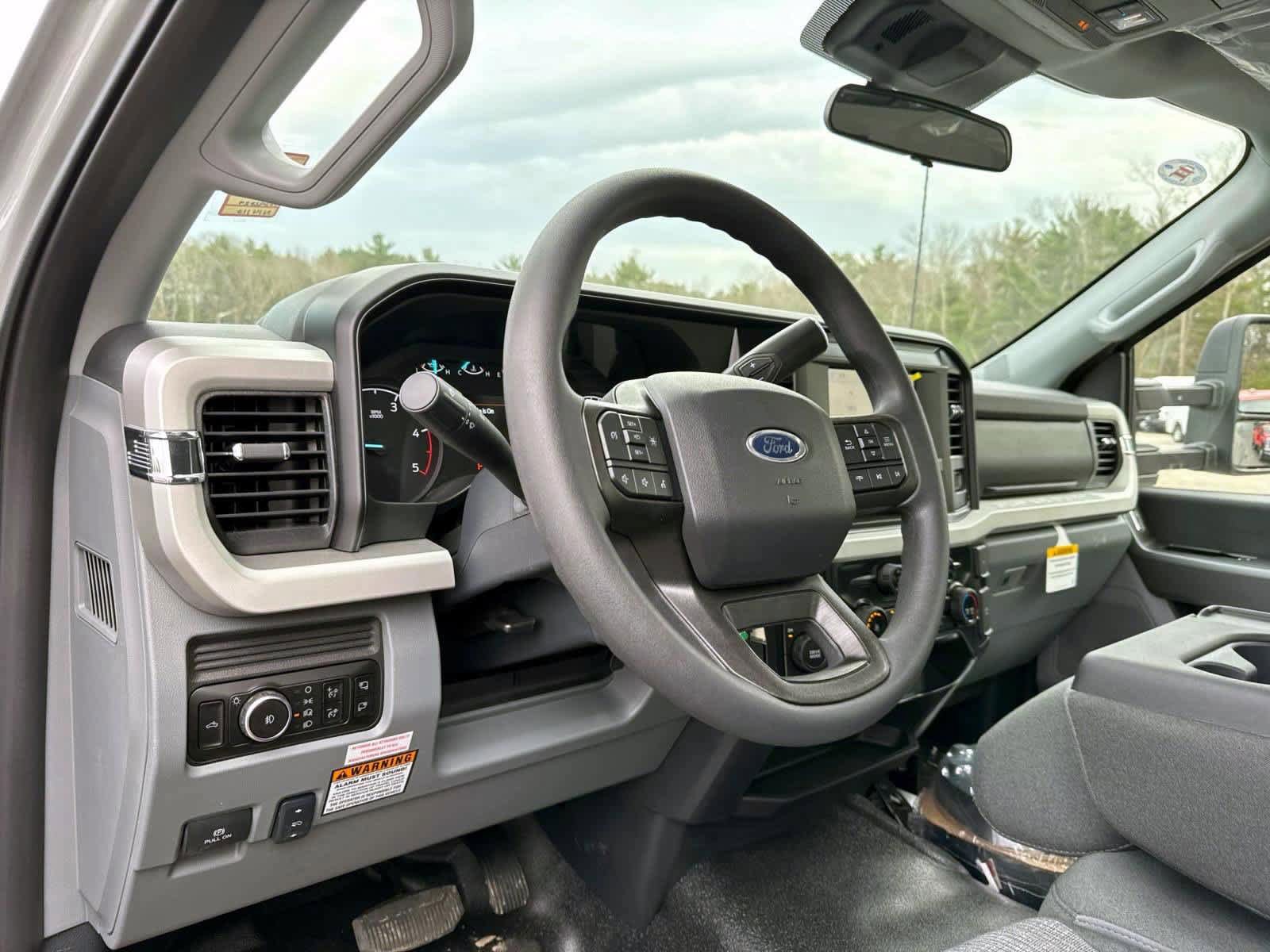 New 2026 Ford F550 4x4 Regular Cab Super Duty w/ XLT Value Package image 14