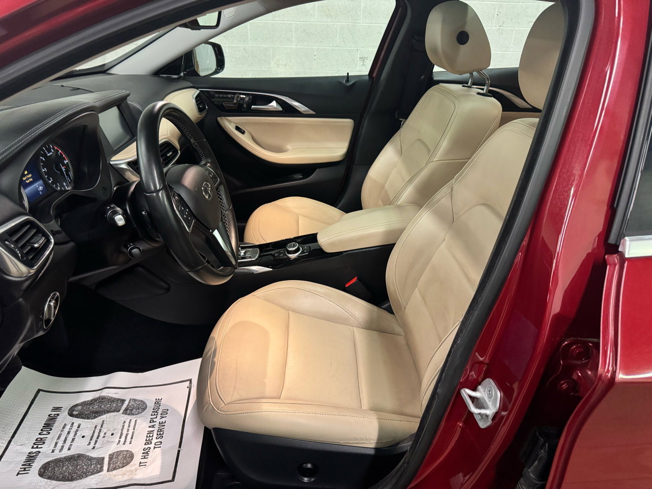 Used 2018 INFINITI QX30 Premium w/ Navigation Package image 5