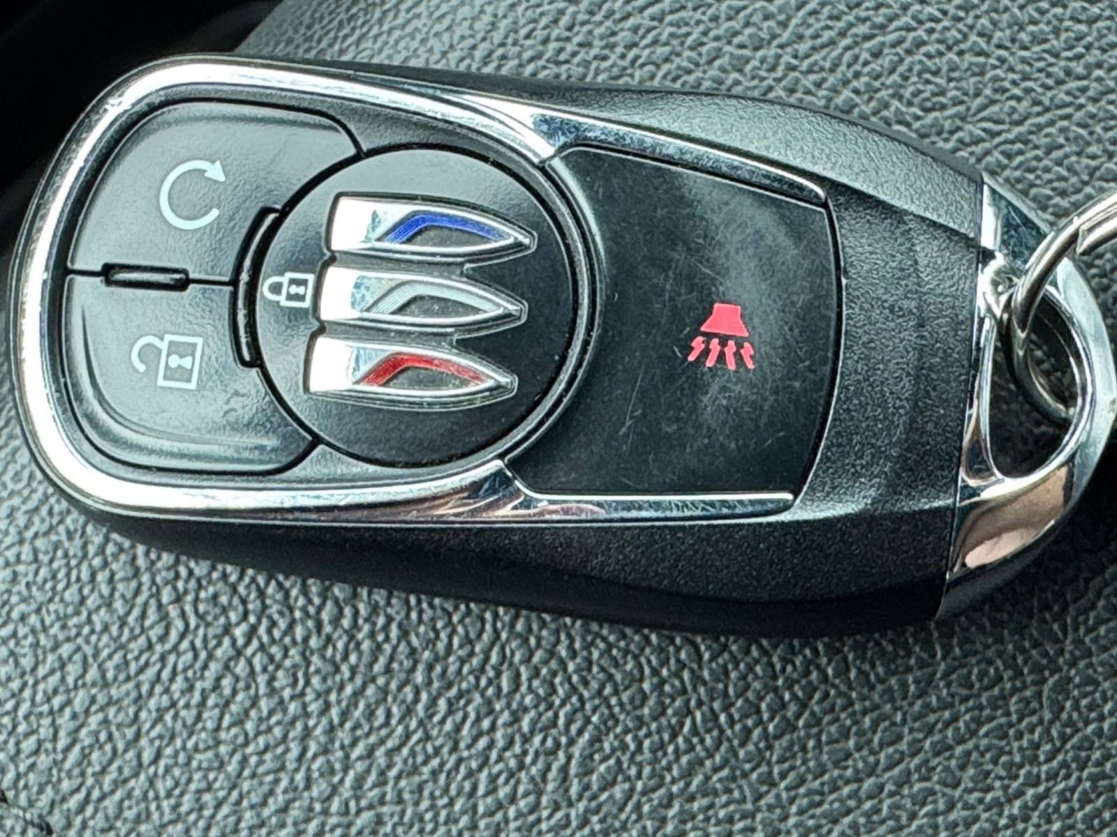 Used 2025 Buick Envista Sport Touring image 22