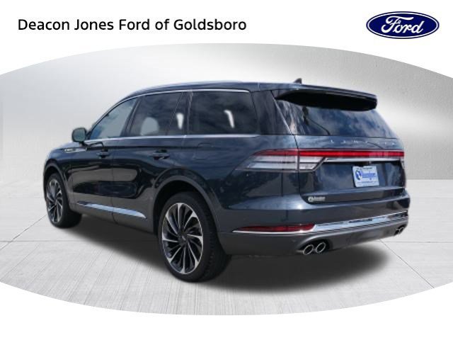Used 2023 Lincoln Aviator Reserve w/ Equipment Group 201A image 5
