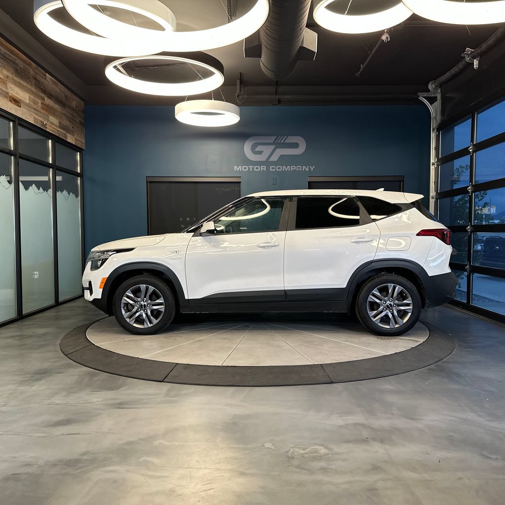 Used 2023 Kia Seltos LX AWD/4WD image 6