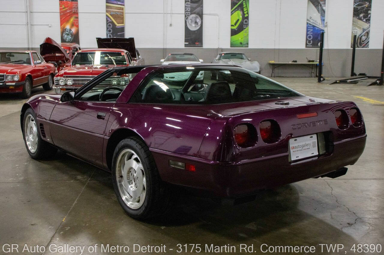 Used 1995 Chevrolet Corvette Coupe RWD image 5