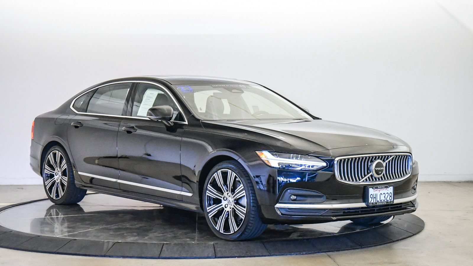 Certified 2023 Volvo S90 B6 Plus AWD/4WD image 6