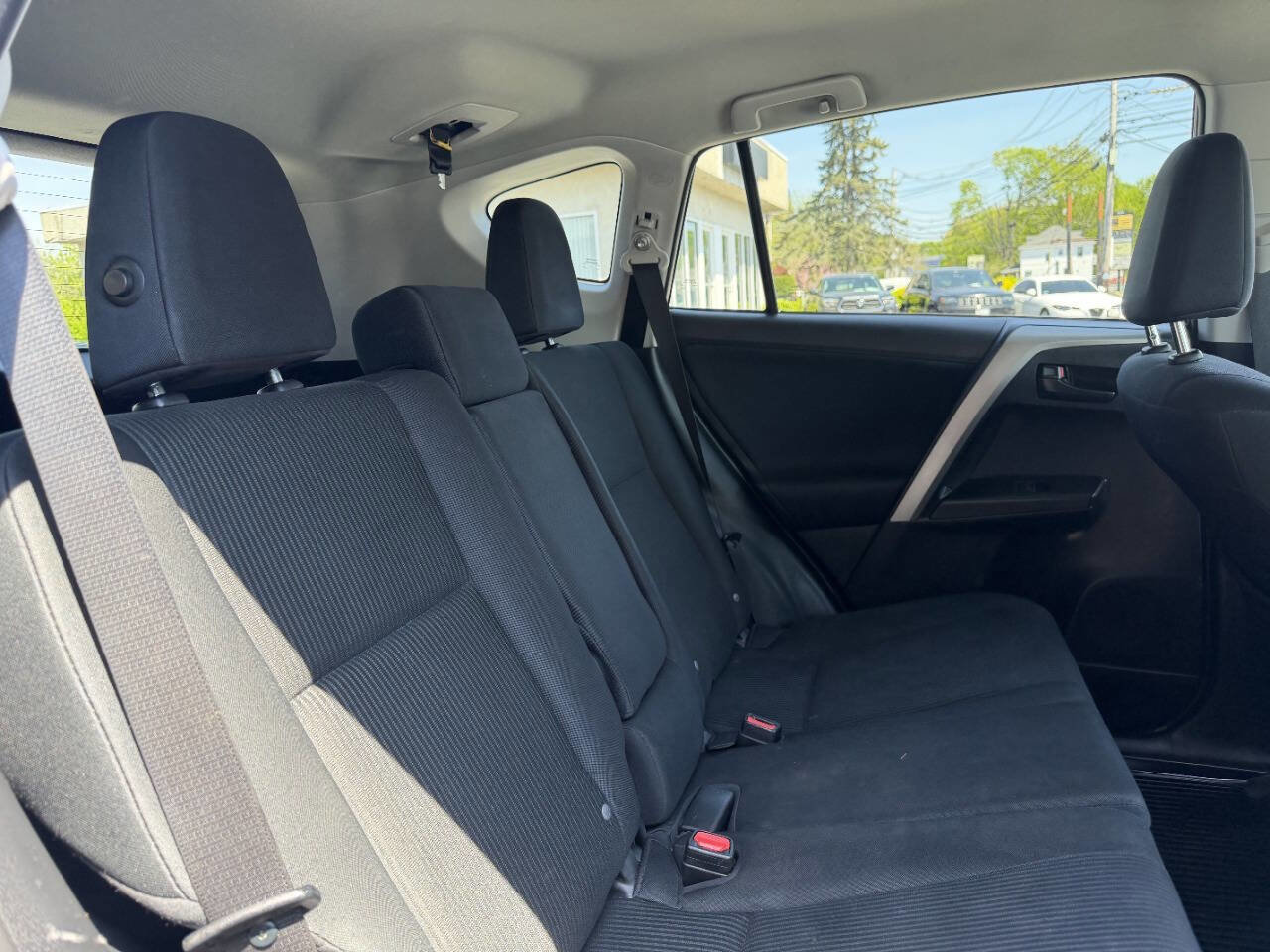 Used 2016 Toyota RAV4 LE AWD/4WD image 24