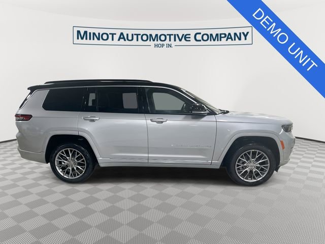 New 2025 Jeep Grand Cherokee L Summit w/ Advanced Protech Group IV image 9